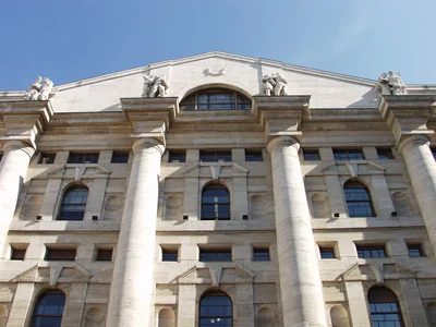 Piazza Affari Luxottica protagonista