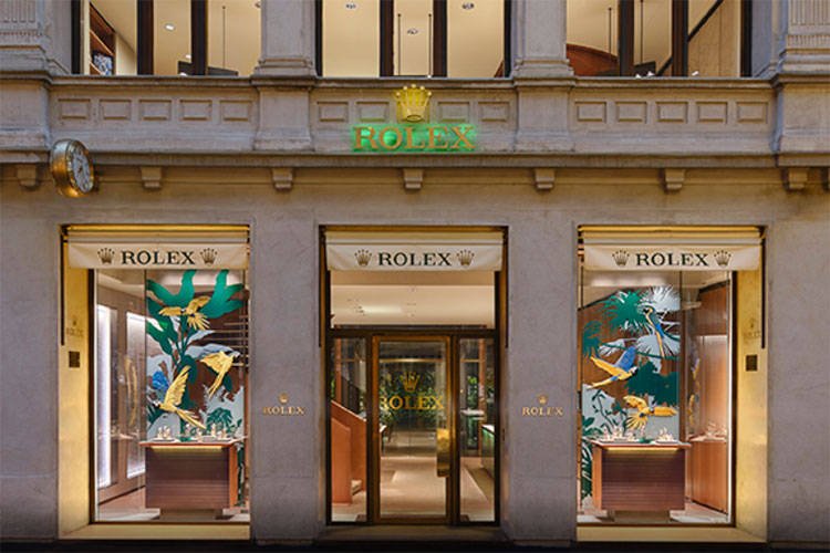 Rafflesia Arnoldi Habubu karakter Milano: riapre la boutique Rolex in via Montenapoleone