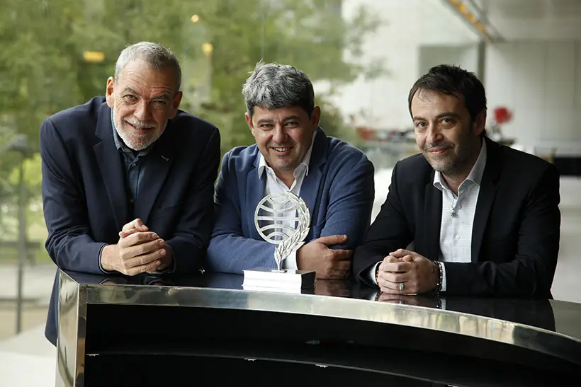 Carmen Mola, ossia Jorge Díaz, Antonio Mercero e Agustín Martínez