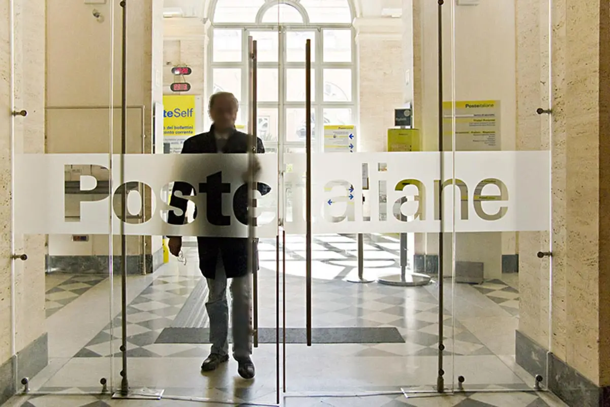 Poste Italiane, rinviata la vendita delle quote
