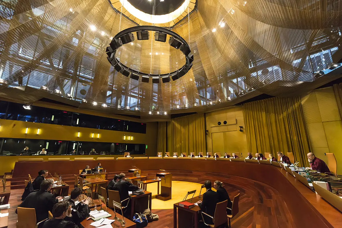 Banca Mediolanum, avvocato della Corte Ue: “Bce sbagliò con Fininvest”