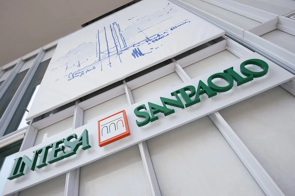 Intesa Sanpaolo accelera sul ricambio generazionale
