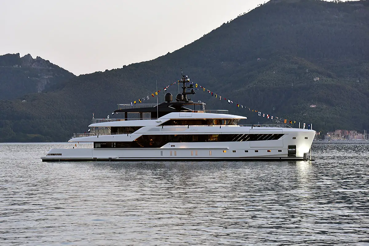 Sanlorenzo vara 50Steel, il primo superyacht a metanolo green