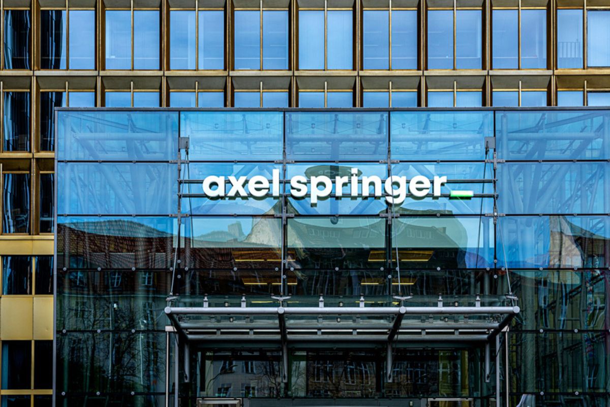 Axel Springer, gigante tedesco dei media, si sta preparando a una dividersi in due stringendo un accordo con il fondo di private equity Kkr.