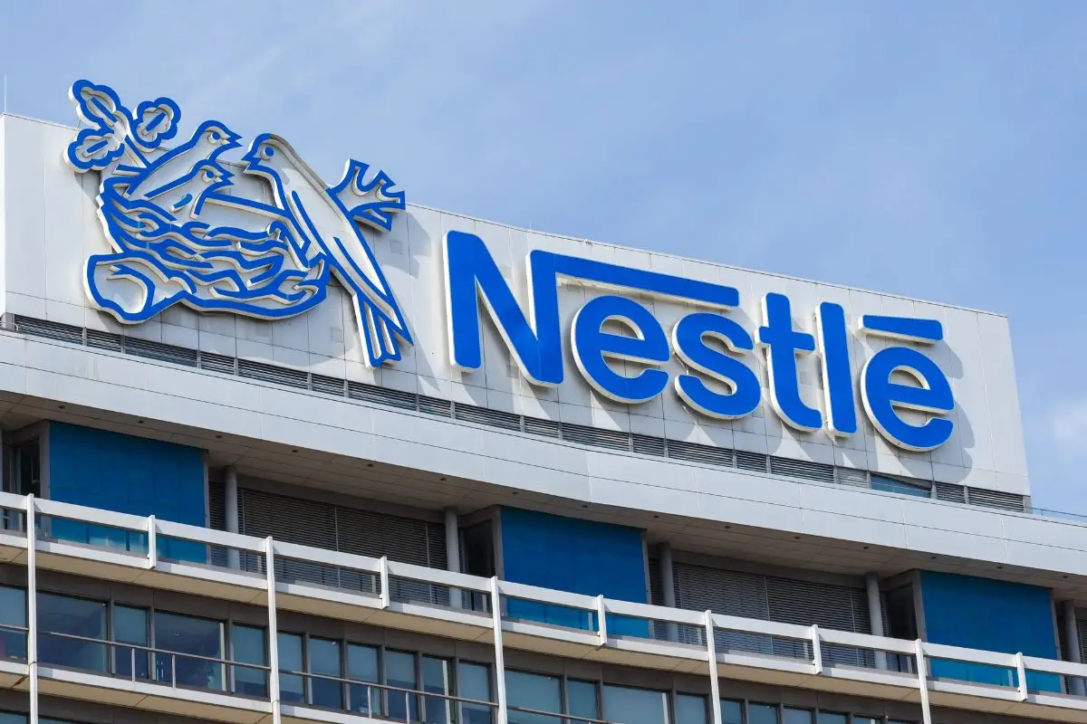 Riorganizzazione strategica di  per Nestlé: la scelta sulle acque premium