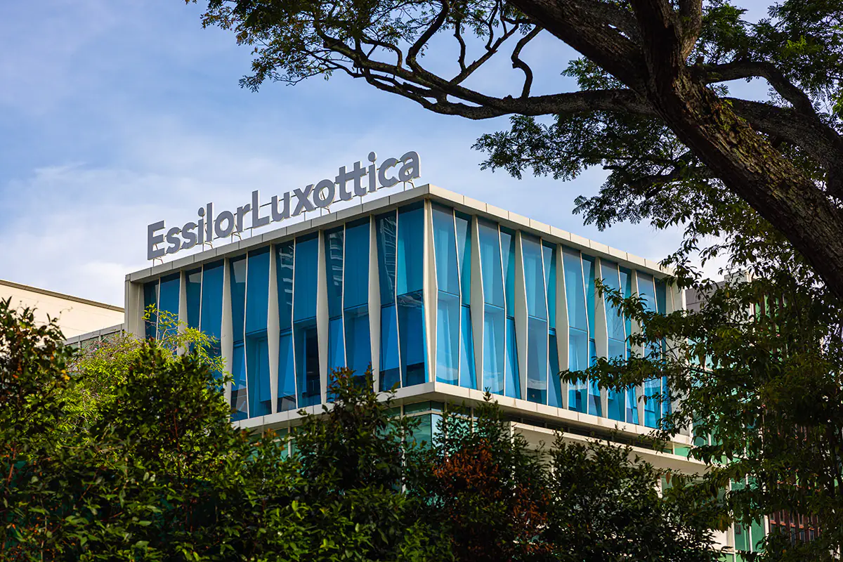 Essilorluxottica: la forza di 100 mila azionisti-dipendenti