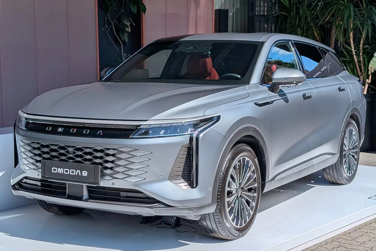 Omoda 9: il Suv cinese debutta al Fuorisalone 2025