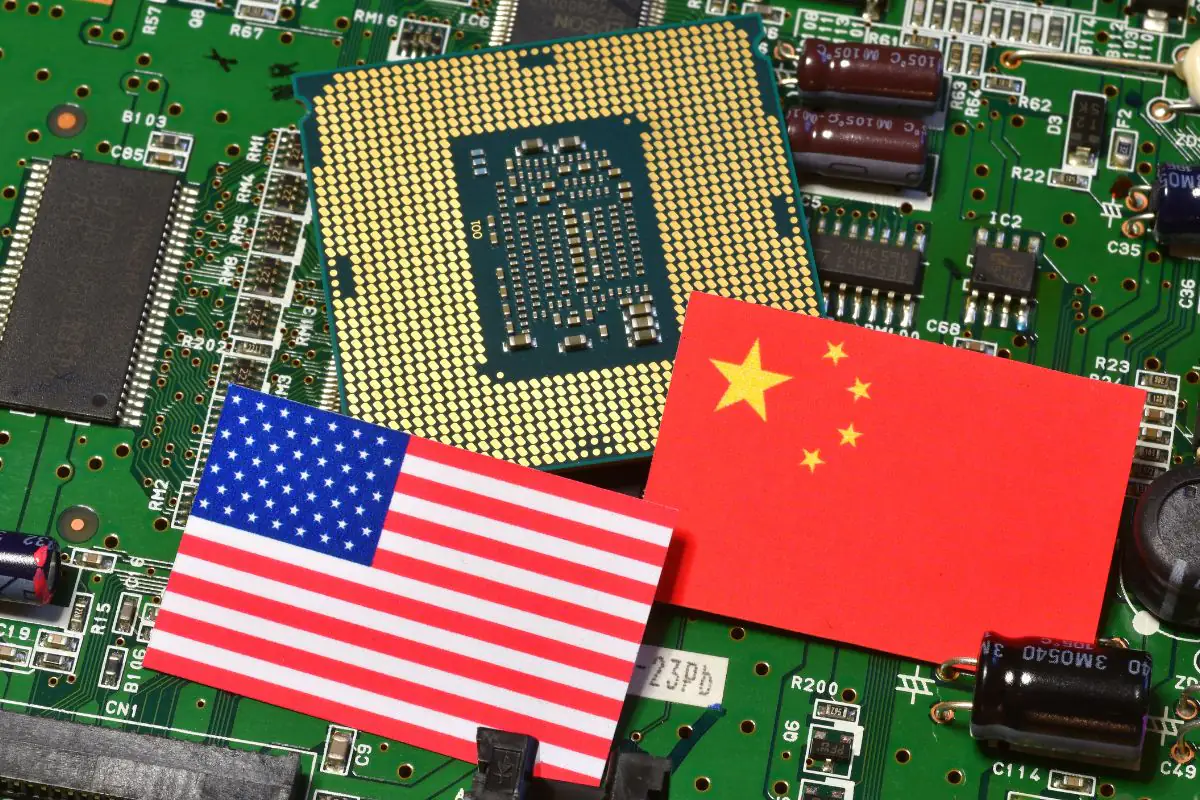 Gli Usa ostacolano la Cina sui chip, Nvidia crolla in Borsa: gli effetti della guerra sui dazi