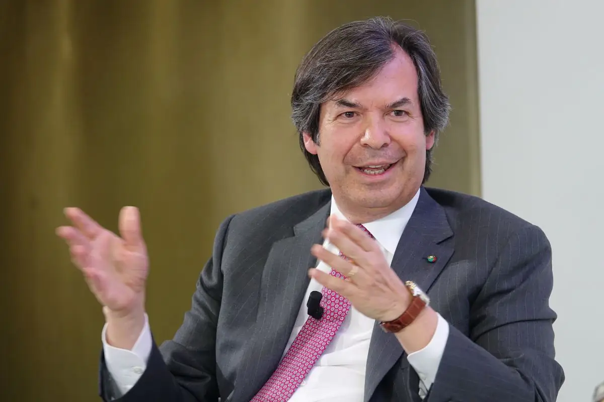 Intesa Sanpaolo fuori dal risiko bancario, utili a +13,6% nel primo trimestre 2025