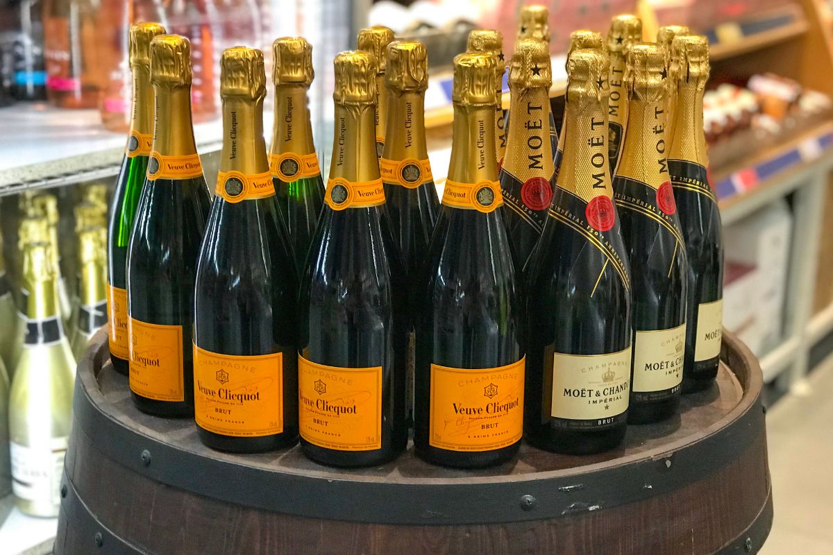 Lvmh, Moët Hennessy perde 1,5 miliardi di euro