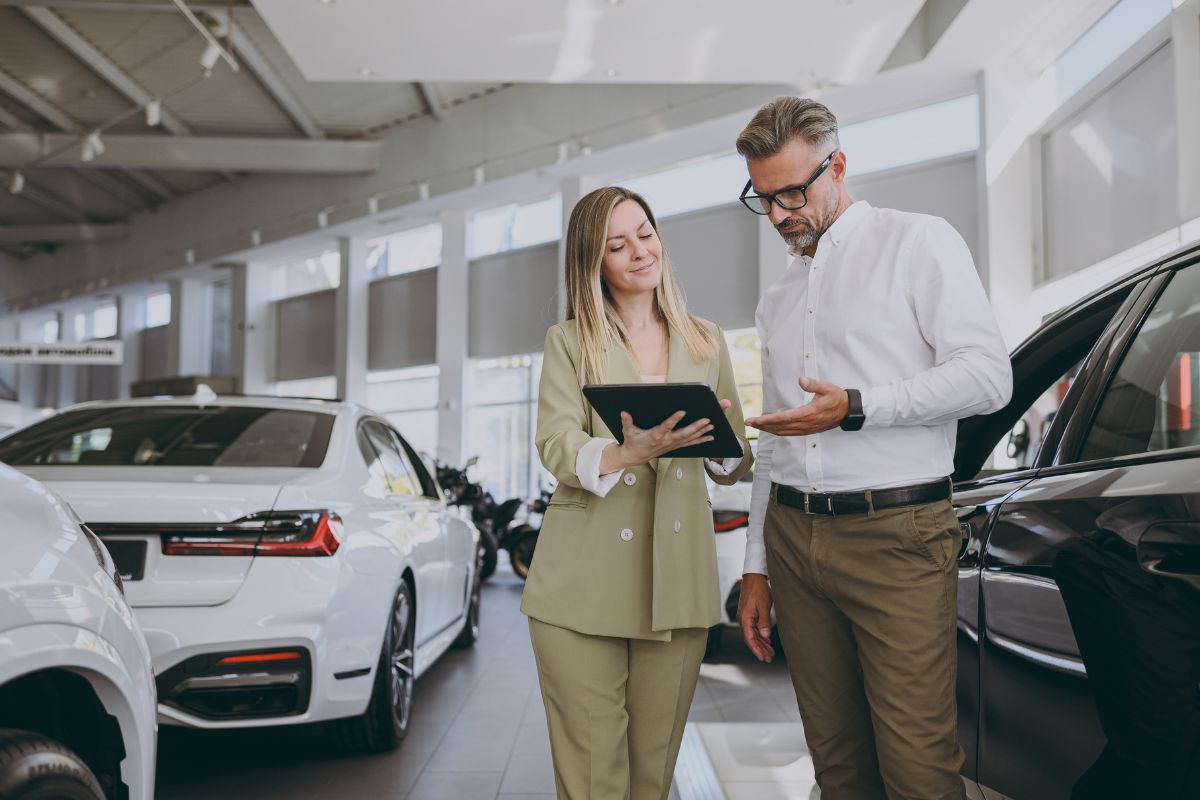 Auto, 1 italiano su 3 vorrebbe acquistare: quasi il 50% considera i punti di forza dell’ibrido
