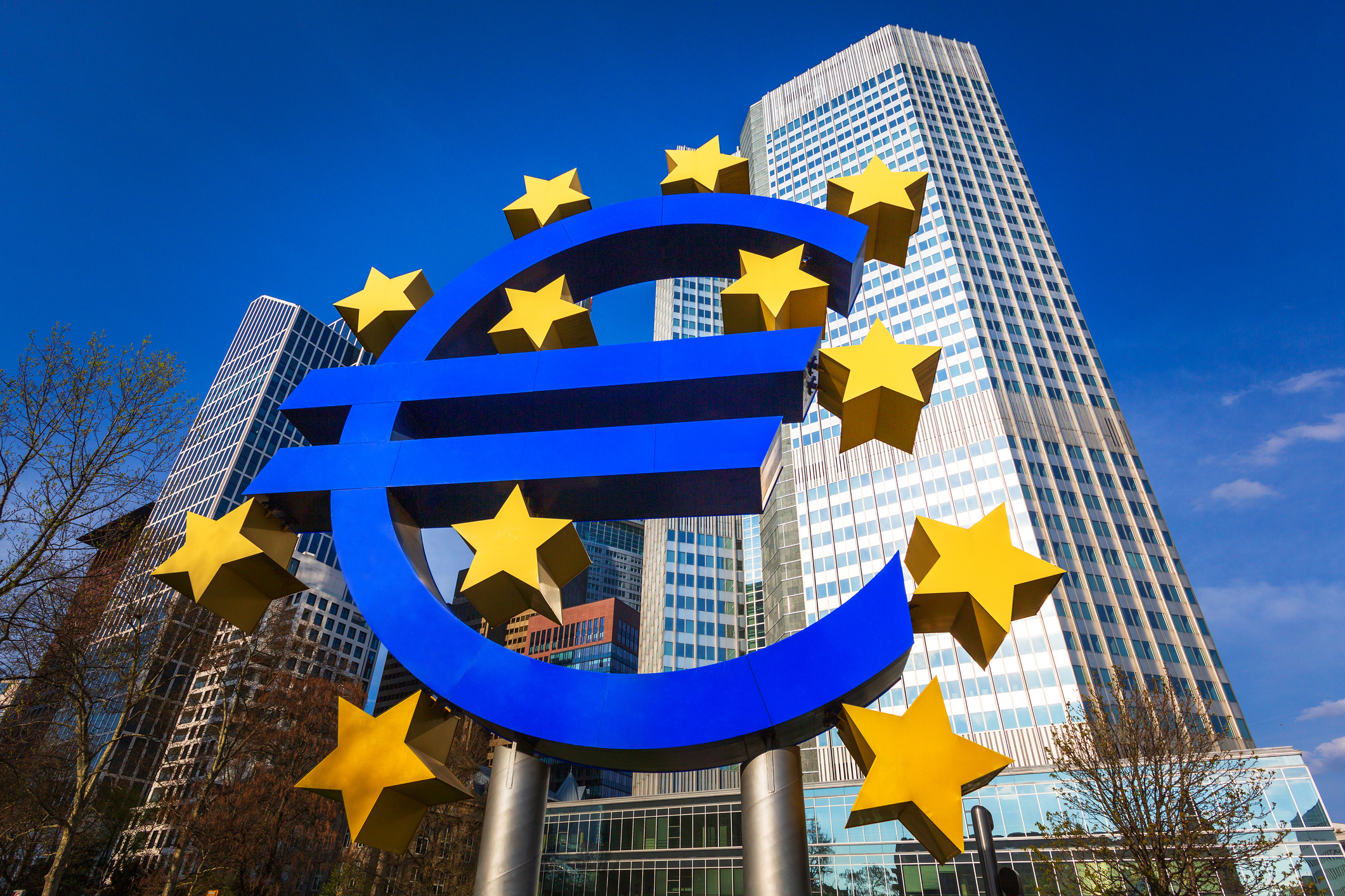 Europa, l'allarme delle banche estere: "troppe regole frenano la crescita"