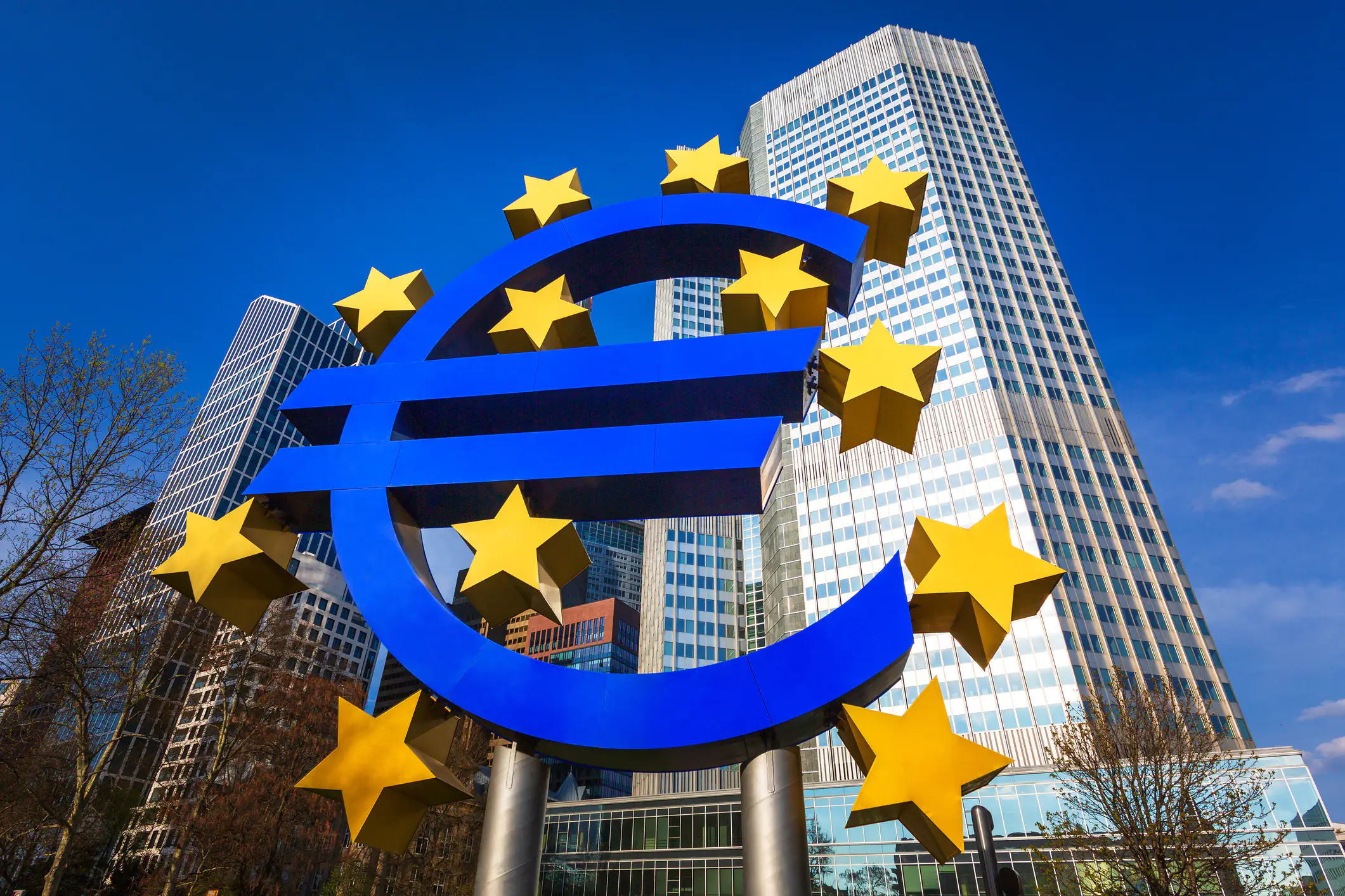 Europa, l'allarme delle banche estere: "troppe regole frenano la crescita"