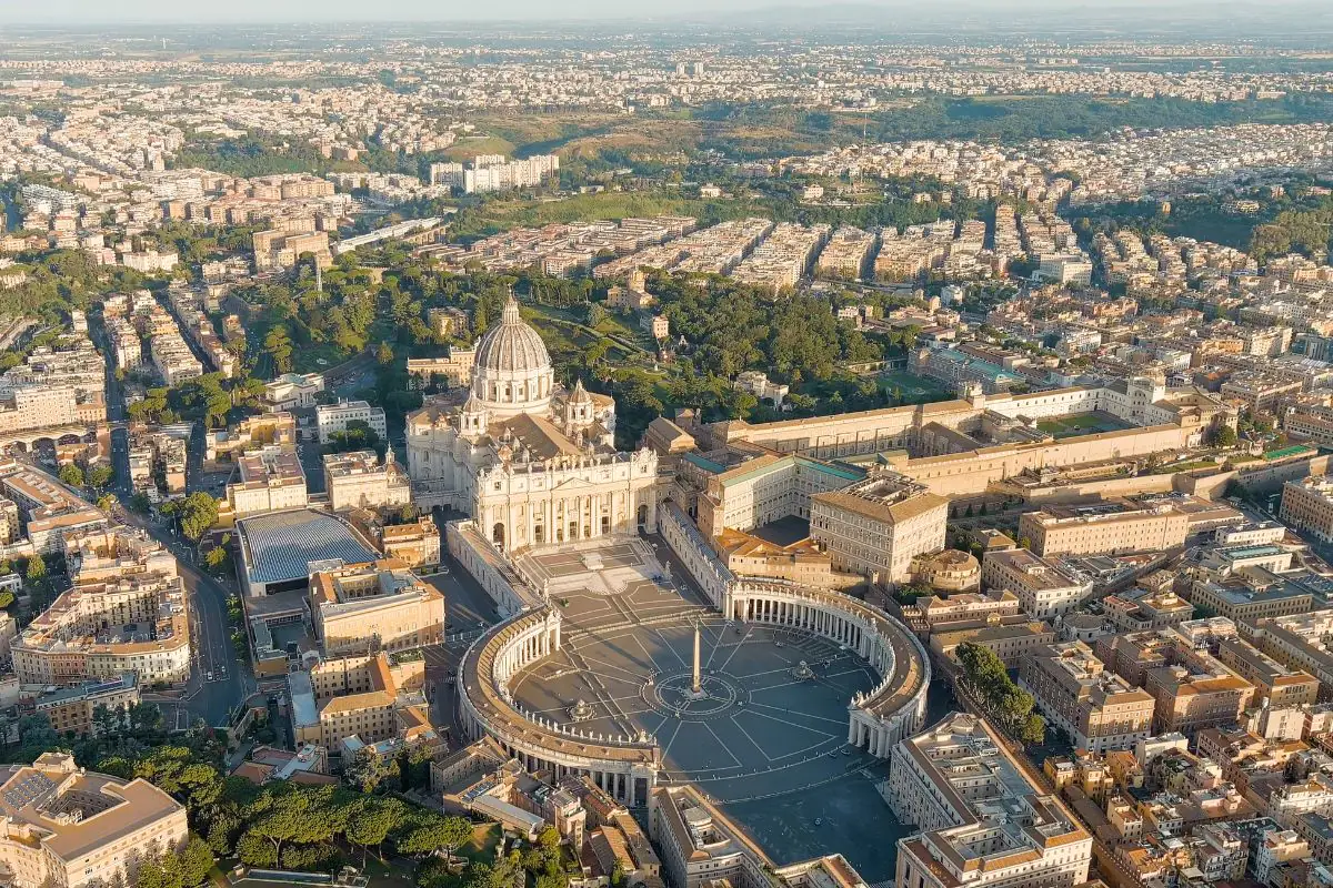 Deficit di bilancio della Chiesa: di cosa dovrà occuparsi il nuovo Papa Prevost