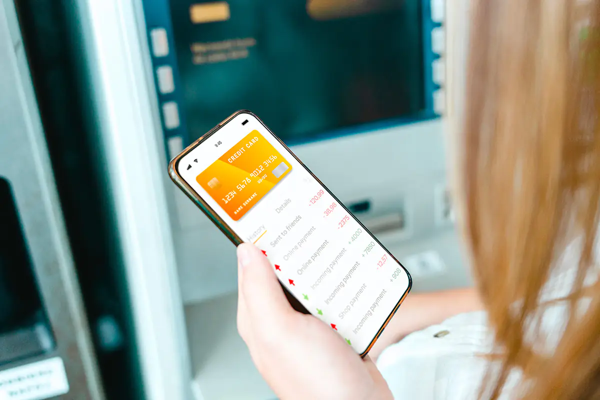 Italia a rilento nel digital banking, ma il mobile spinge la crescita