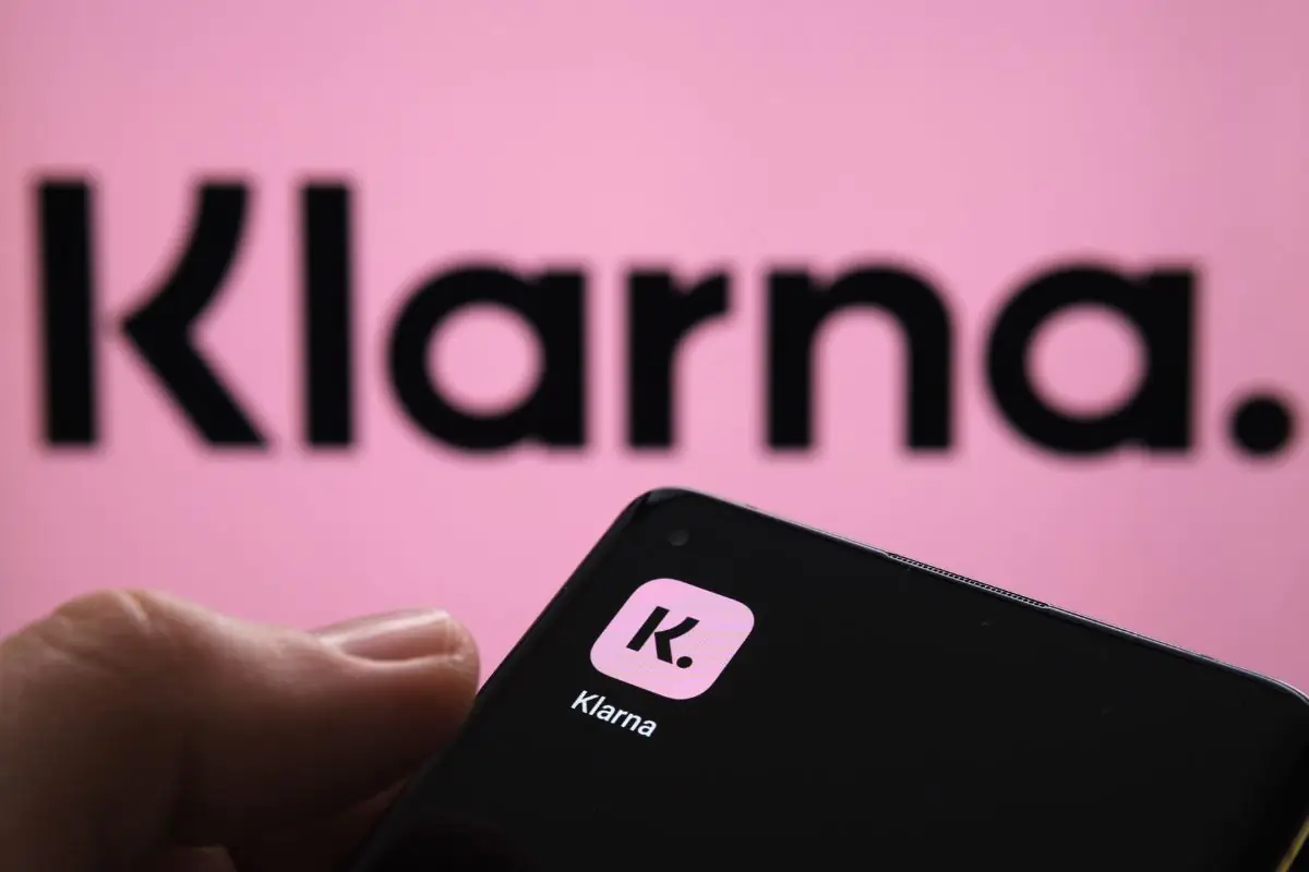 Klarna fa un passo indietro sull’AI: per il servizio clienti meglio le persone