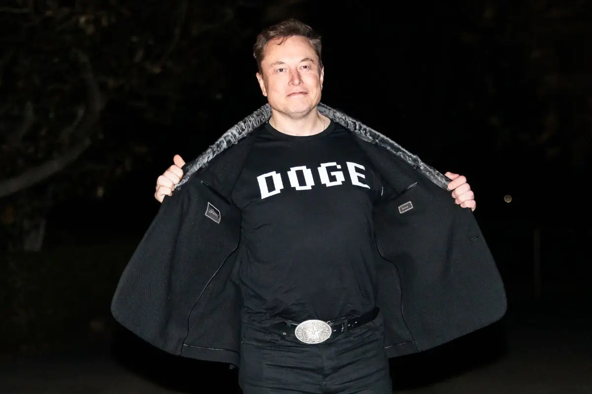 Musk lascia il Doge, non è d’accordo con la legge di bilancio di Donald Trump