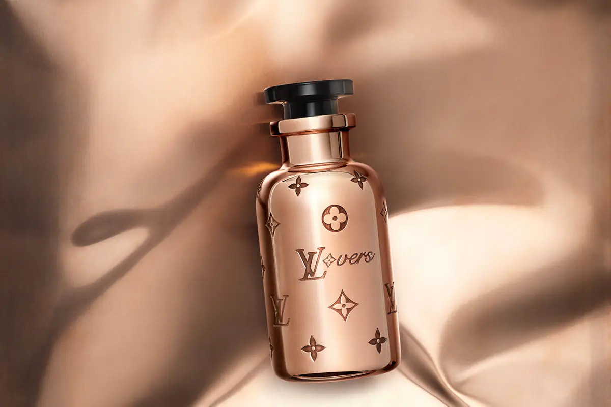 Louis Vuitton celebra LVERS con un flacone in rame made in Italy