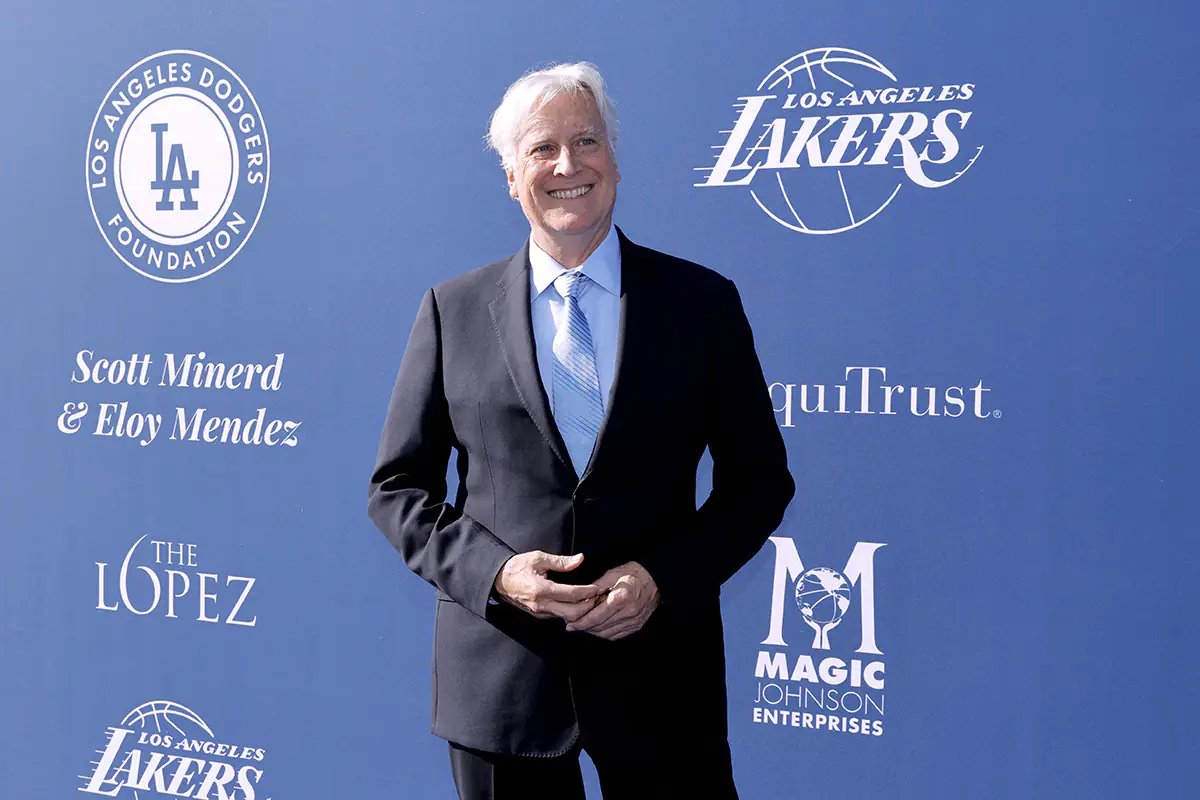 Mark Walter compra i Lakers per 10 miliardi di dollari