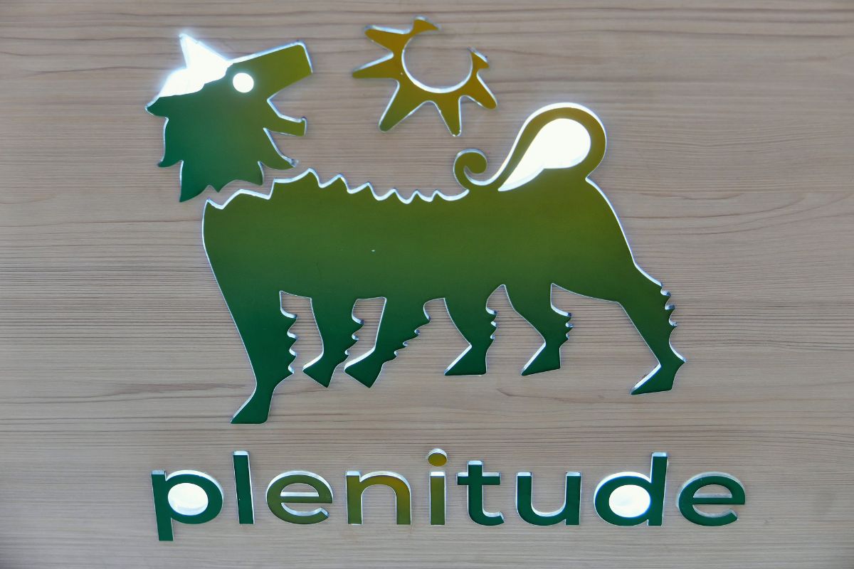 Accordo Eni-Ares per cedere il 20% di Plenitude: operazione da due miliardi di euro