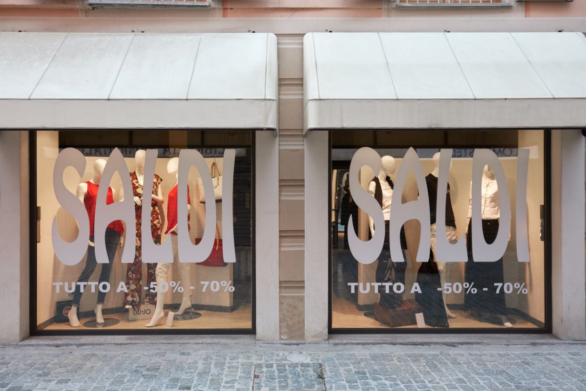 Saldi estivi 2025: quando iniziano regione per regione