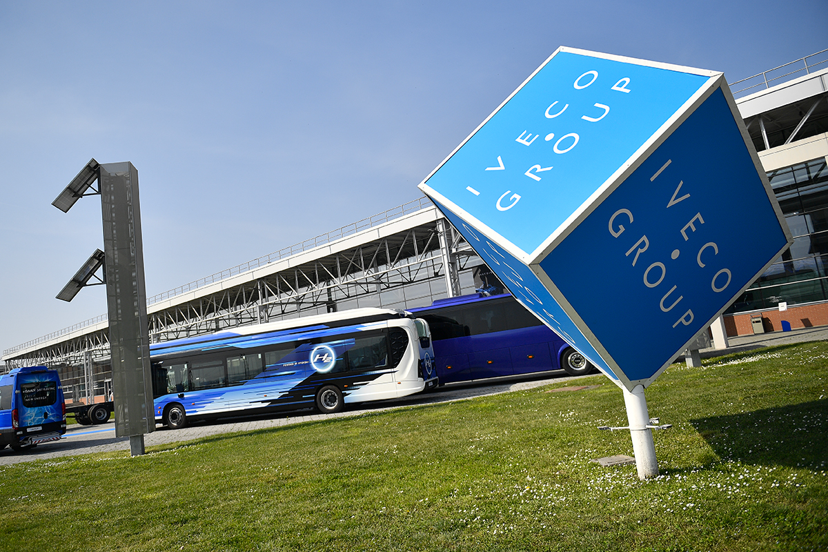 Iveco si divide: Tata Motors per i veicoli commerciali, Leonardo per la Difesa
