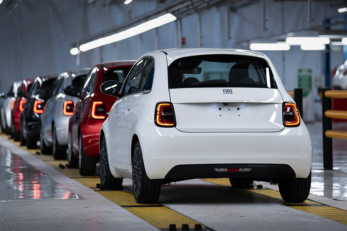Crollo Stellantis in Italia: -33,6% nella produzione auto