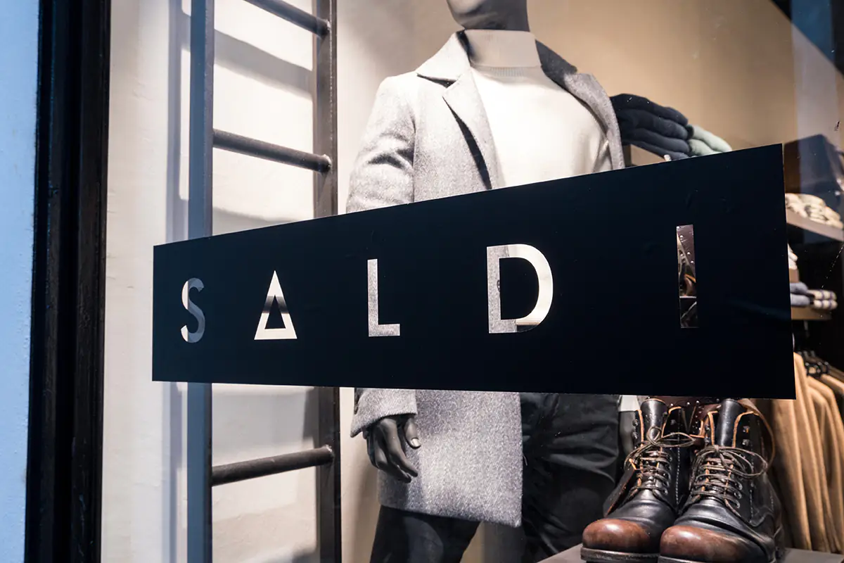 Saldi estivi al via: attesi acquisti per 3,3 miliardi