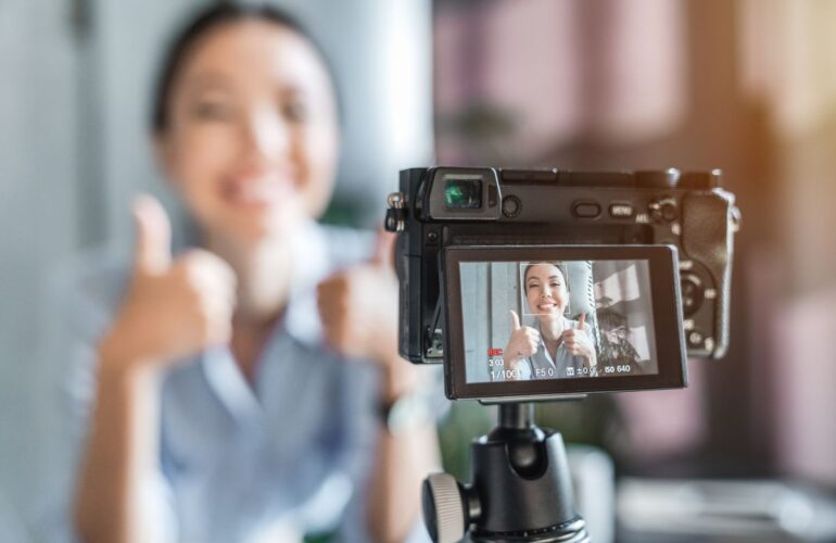 Influencer in Italia, il 13% guadagna oltre 5 mila euro al mese