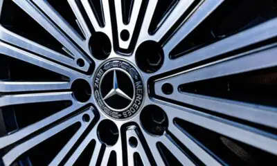 Mercedes e Porsche, bilanci primo semestre 2025: utili dimezzati per effetto dazi