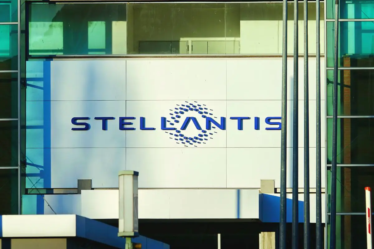 Stellantis abbandona l’idrogeno e lascia la joint venture con Michelin e Forvia su Symbio