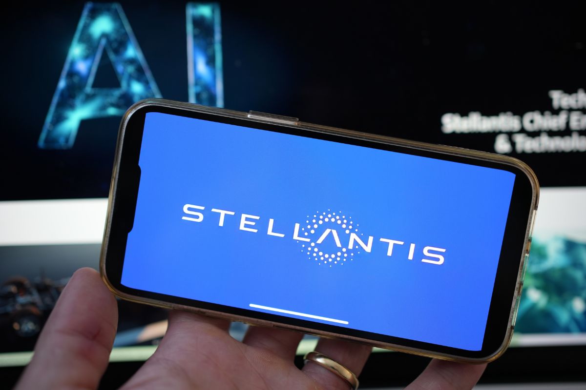 Stellantis perde 2,3 miliardi di euro nel primo semestre 2025, consegne globali a -6%