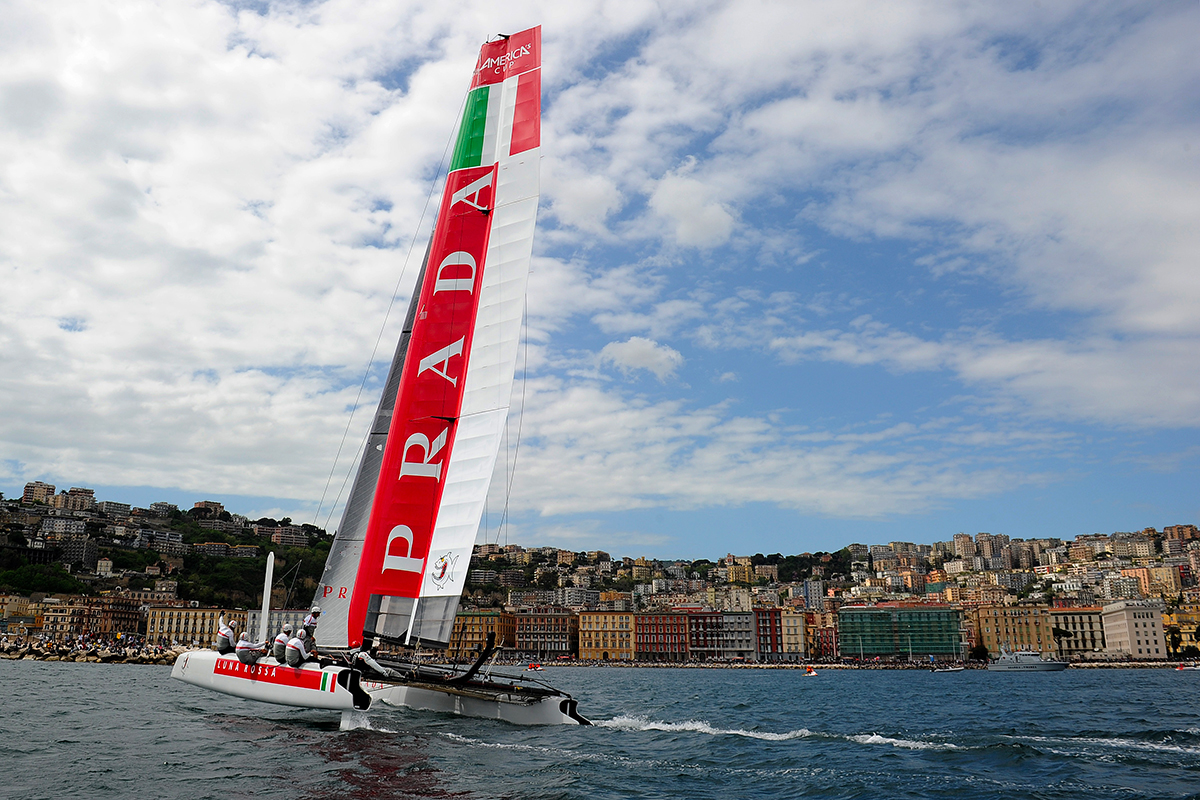 America's-Cup-Napoli-Luna-Rossa