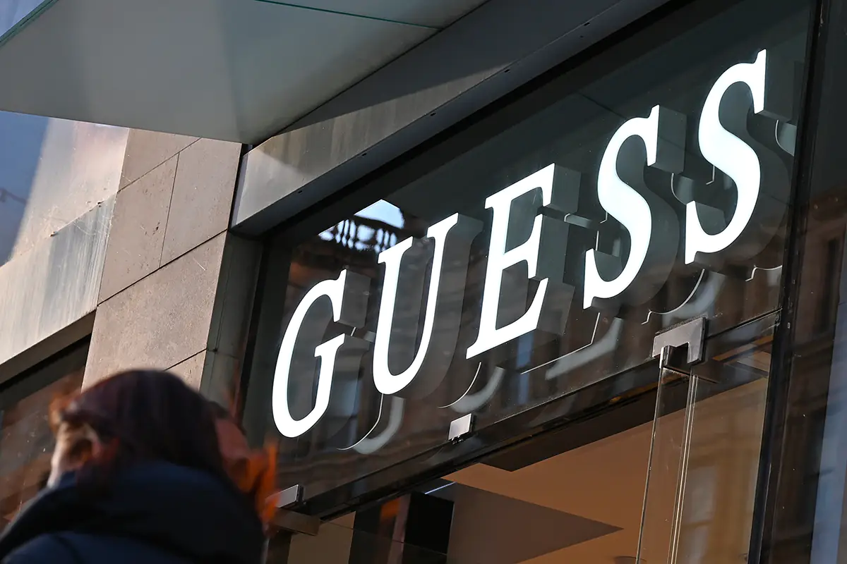 Guess passa sotto il controllo di Authentic Brands