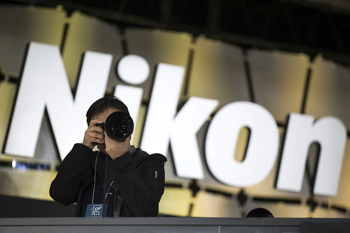 Più Nikon nel futuro di EssilorLuxottica