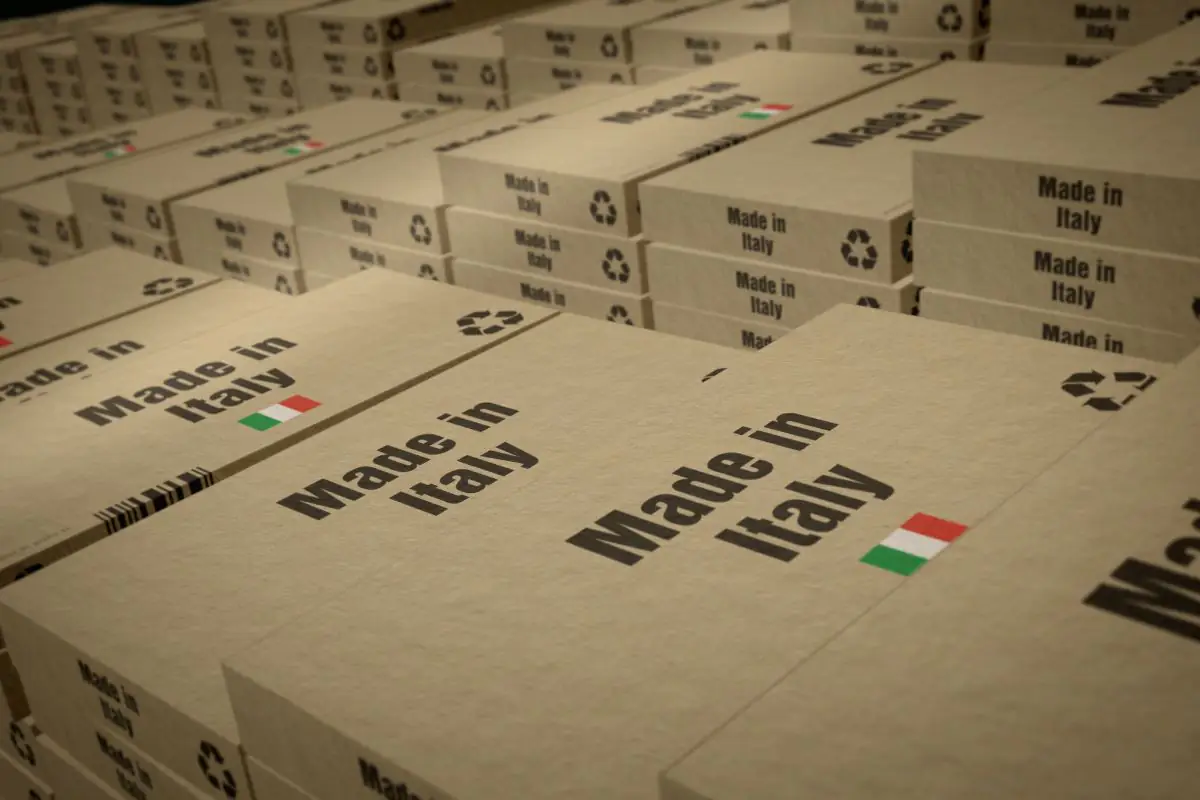 Export italiano aumenta del 4,9% annuo a giugno 2025, effetto Usa