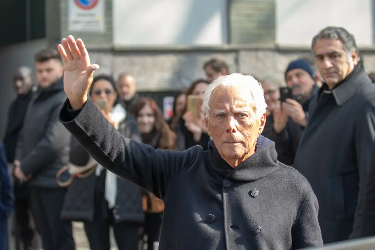 Giorgio Armani firma i nuovi look della Juventus: giacche decostruite e pantaloni morbidi