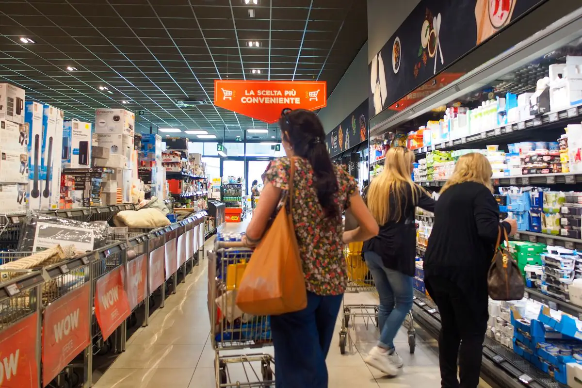 Istat, aumentano i prezzi del carrello spesa: +3,2% a luglio 2025
