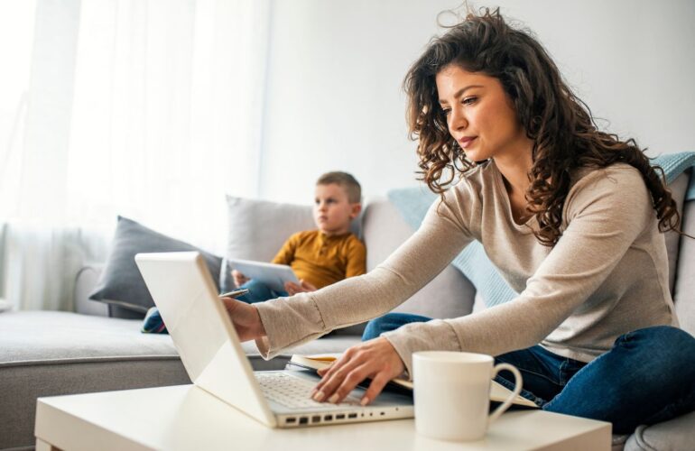 Smart working crea lavoro per donne, dove e come accade