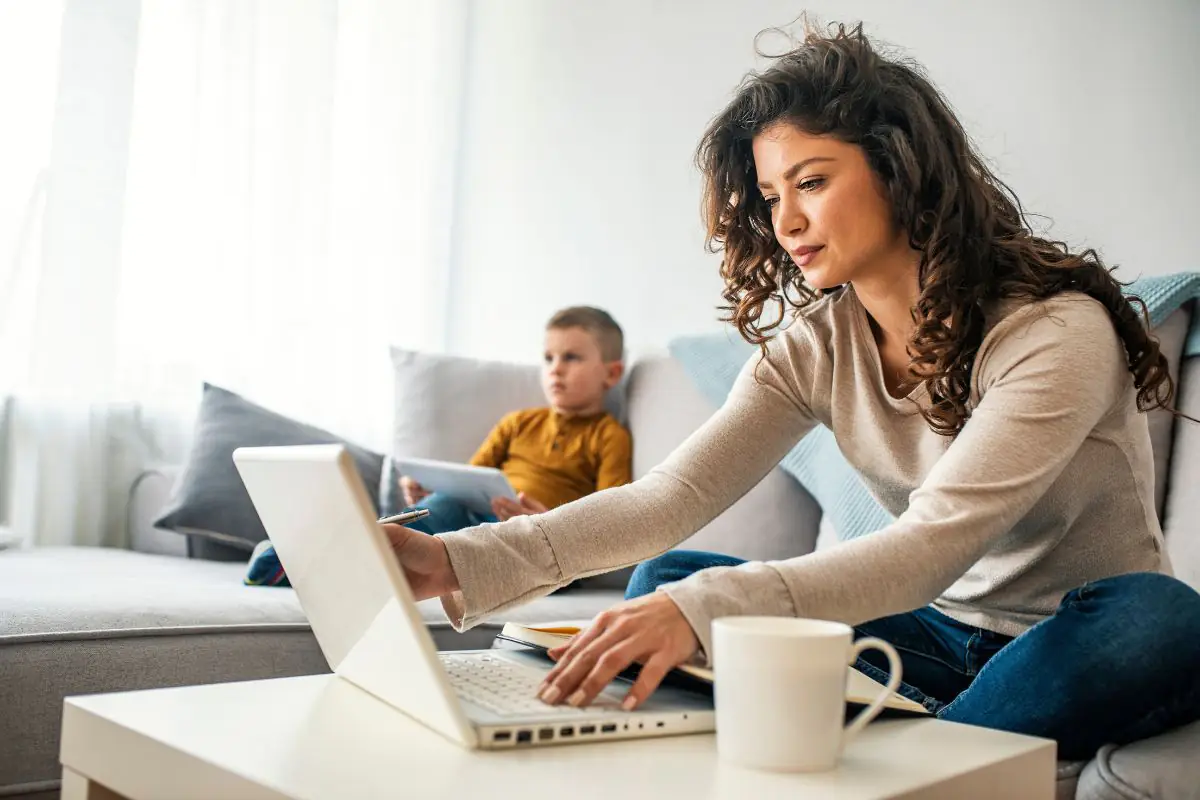 Smart working crea lavoro per donne, dove e come accade