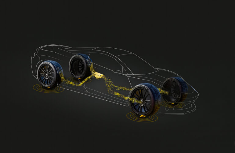 Pirelli porta Cyber Tyre sulle nuove Aston Martin