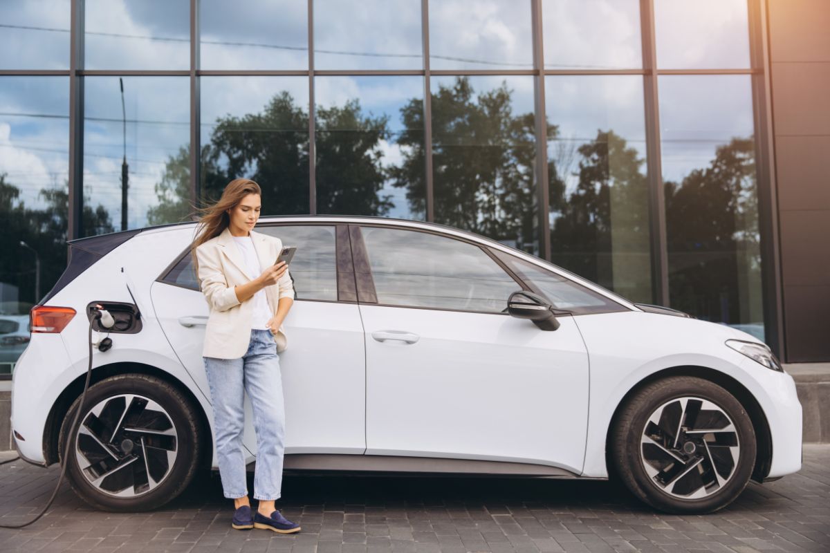 Nuovi incentivi auto elettriche 2025, c'è la data: si parte dal 15 ottobre